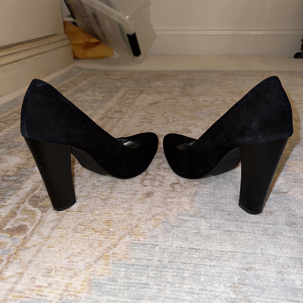 BCBG black pointed toe pumps - Picture 5 of 5